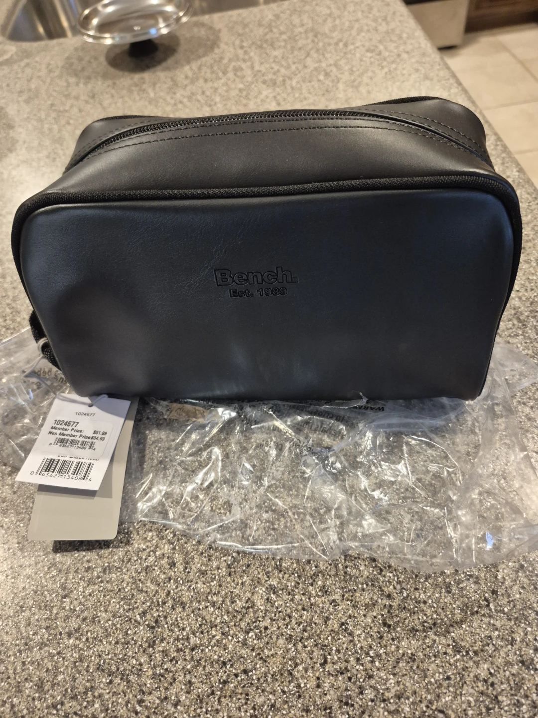 Toiletree bag $13 new with tags $35 - photo 5