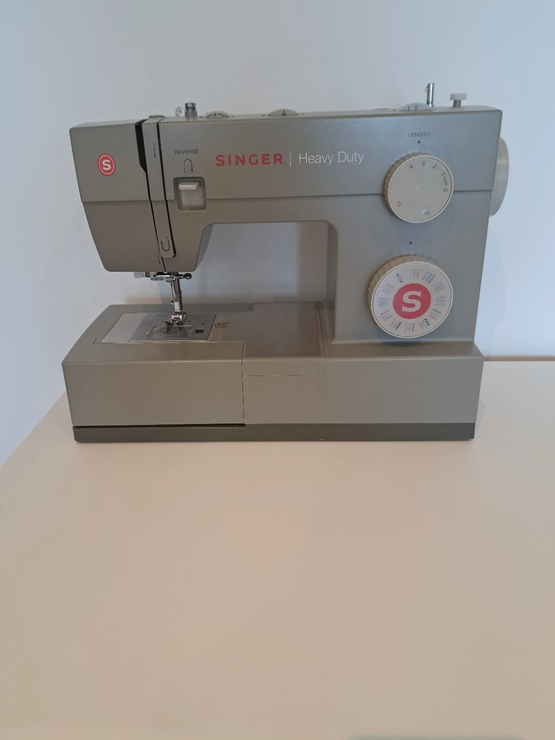 Singer Heavy Duty Sewing Machine - photo 3