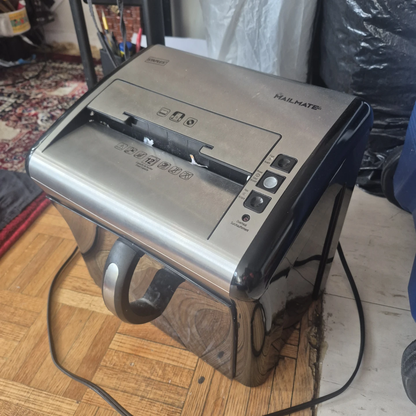 Staples Mailmate Paper Shredder - photo 5
