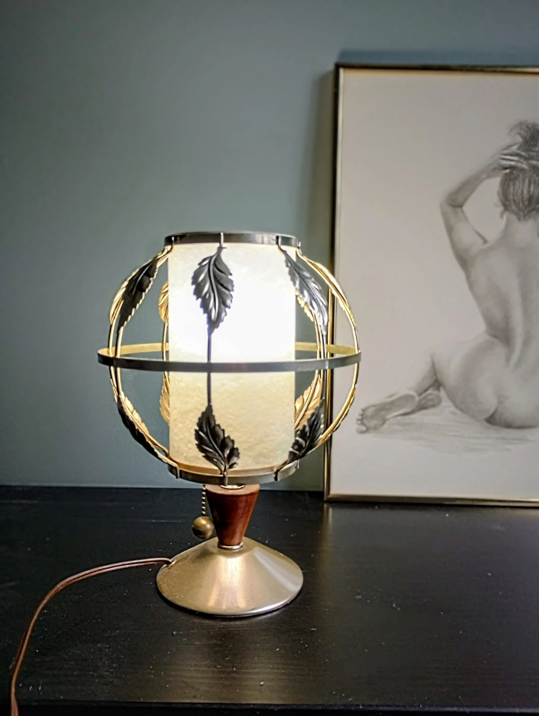 RARE MID-CENTURY SPACE AGE ATOMIC BRASS TOLEWARE TEAK TABLE LAMP - photo 2
