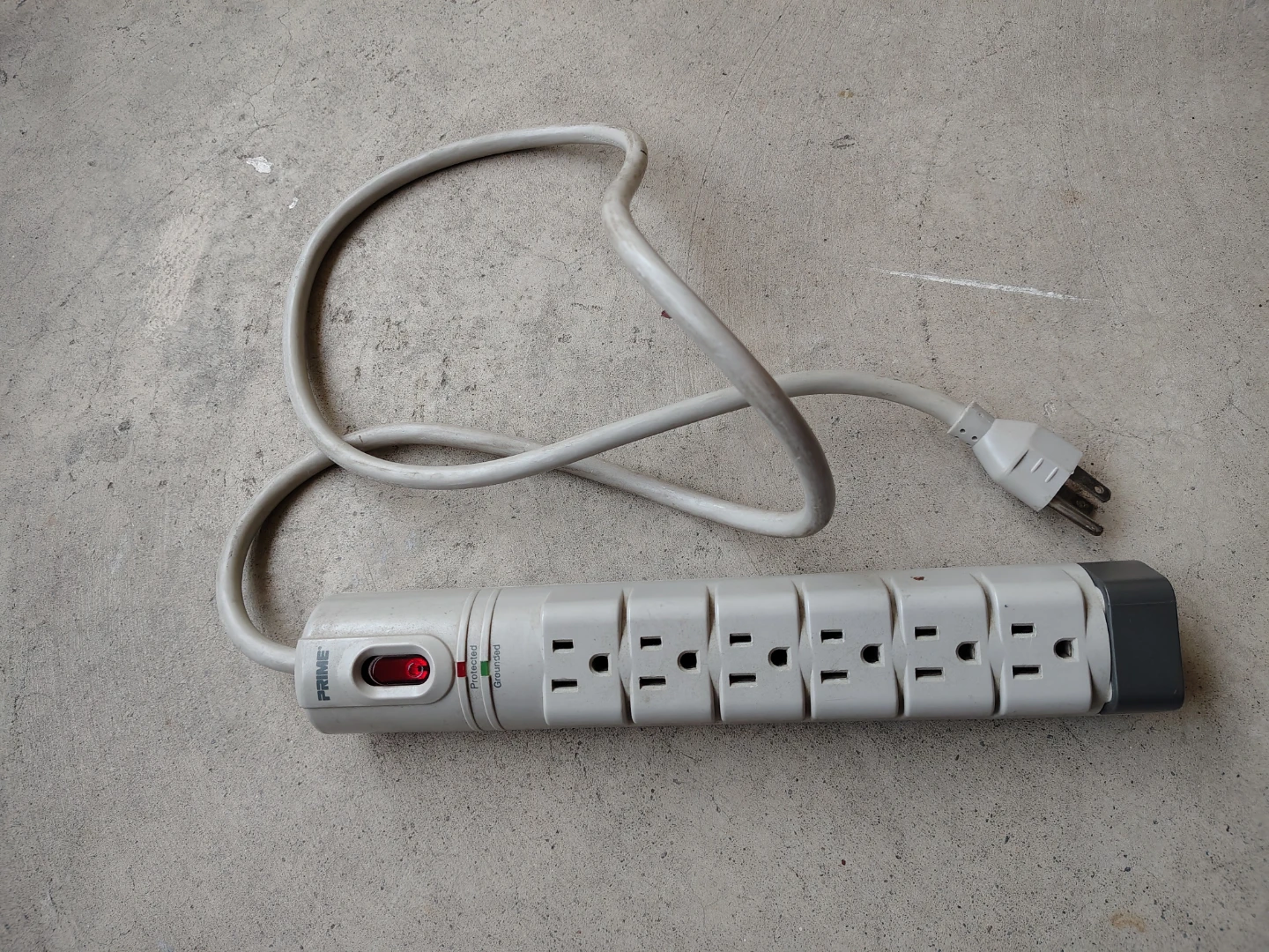 PRIME Surge-Protector Power Bar, 6 Outlets - photo 3