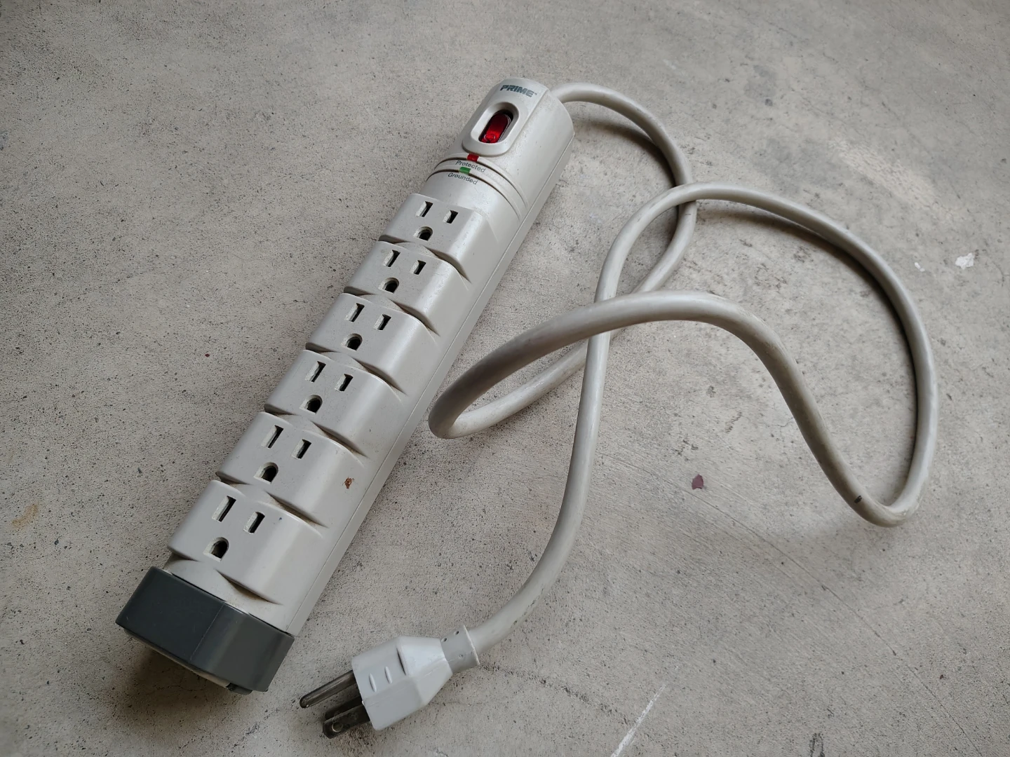 PRIME Surge-Protector Power Bar, 6 Outlets - photo 2