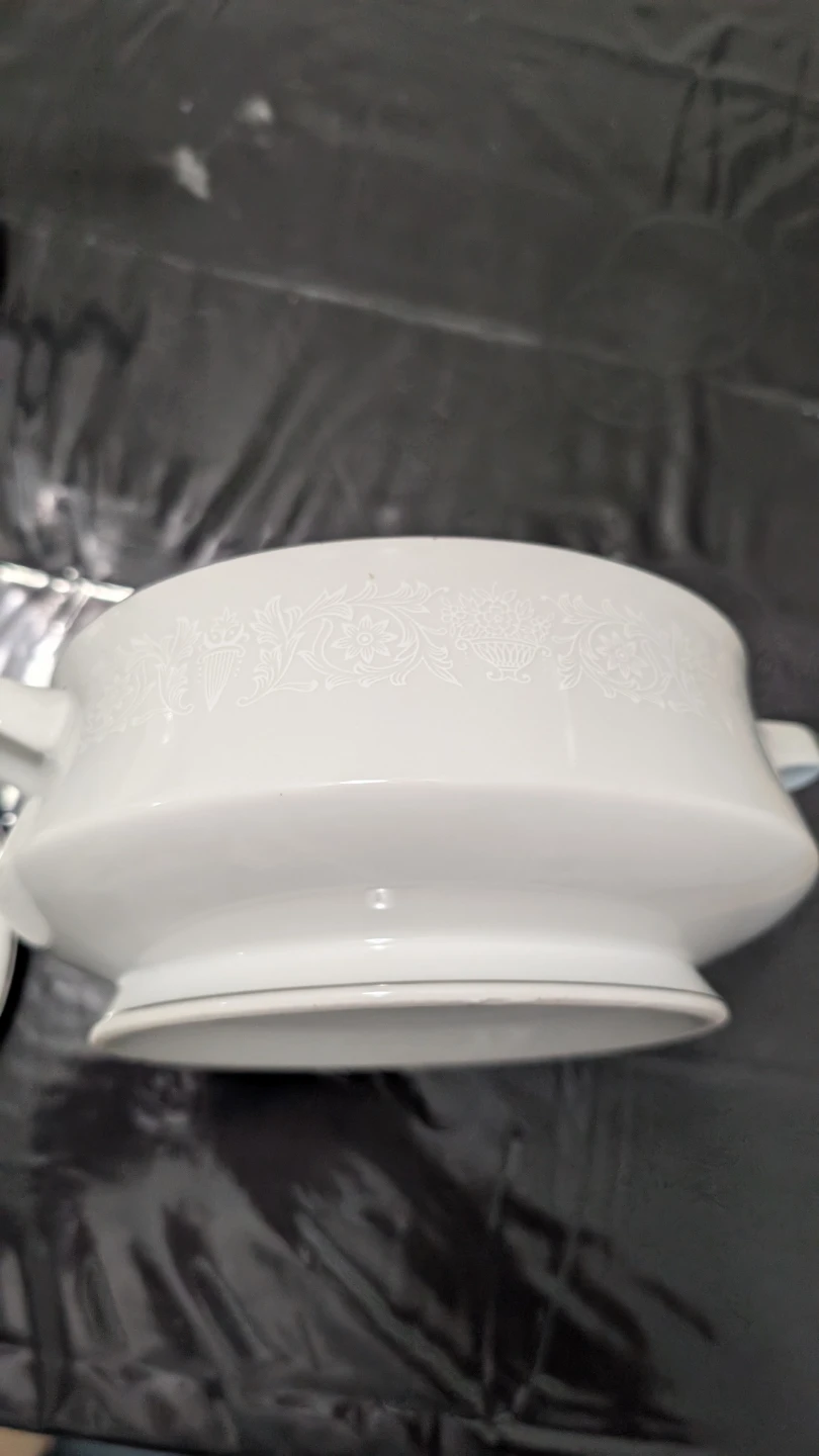 Crown Victoria Lovelace Serving Dish - photo 3