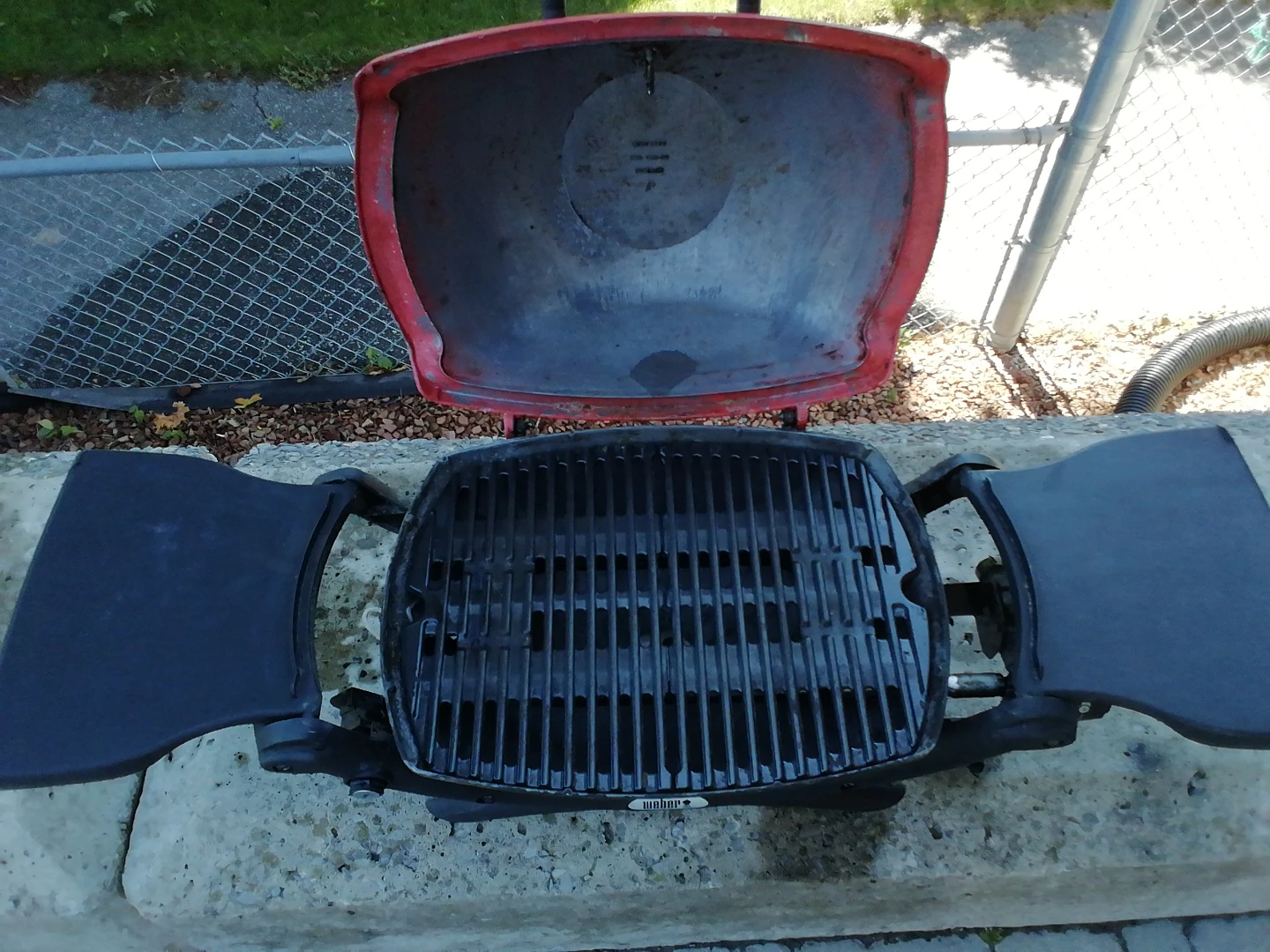 Red Weber 1000Q Portable Propane Grill - photo 5