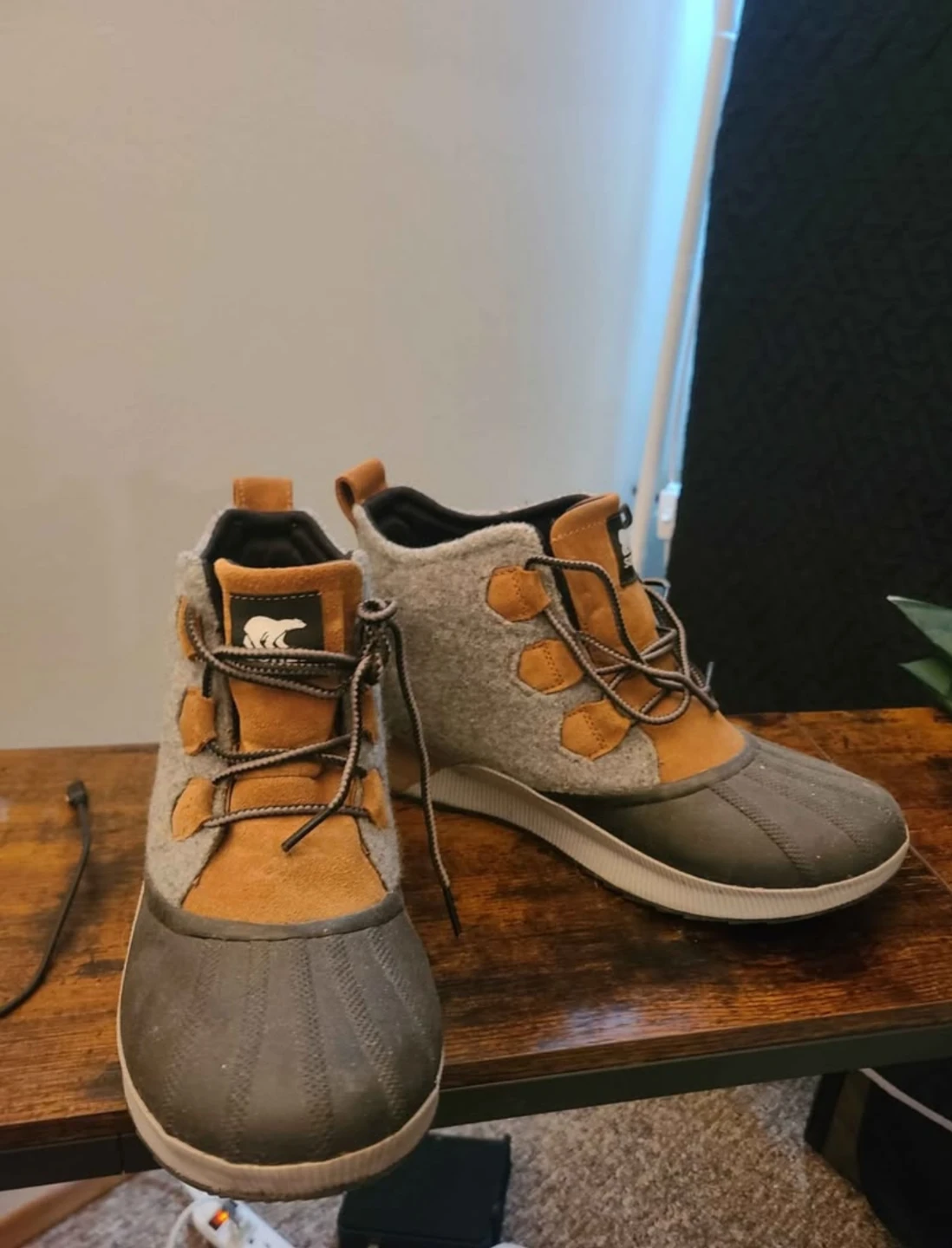 Size 11 SOREL Women's Out N About III Classic Waterproof Boots