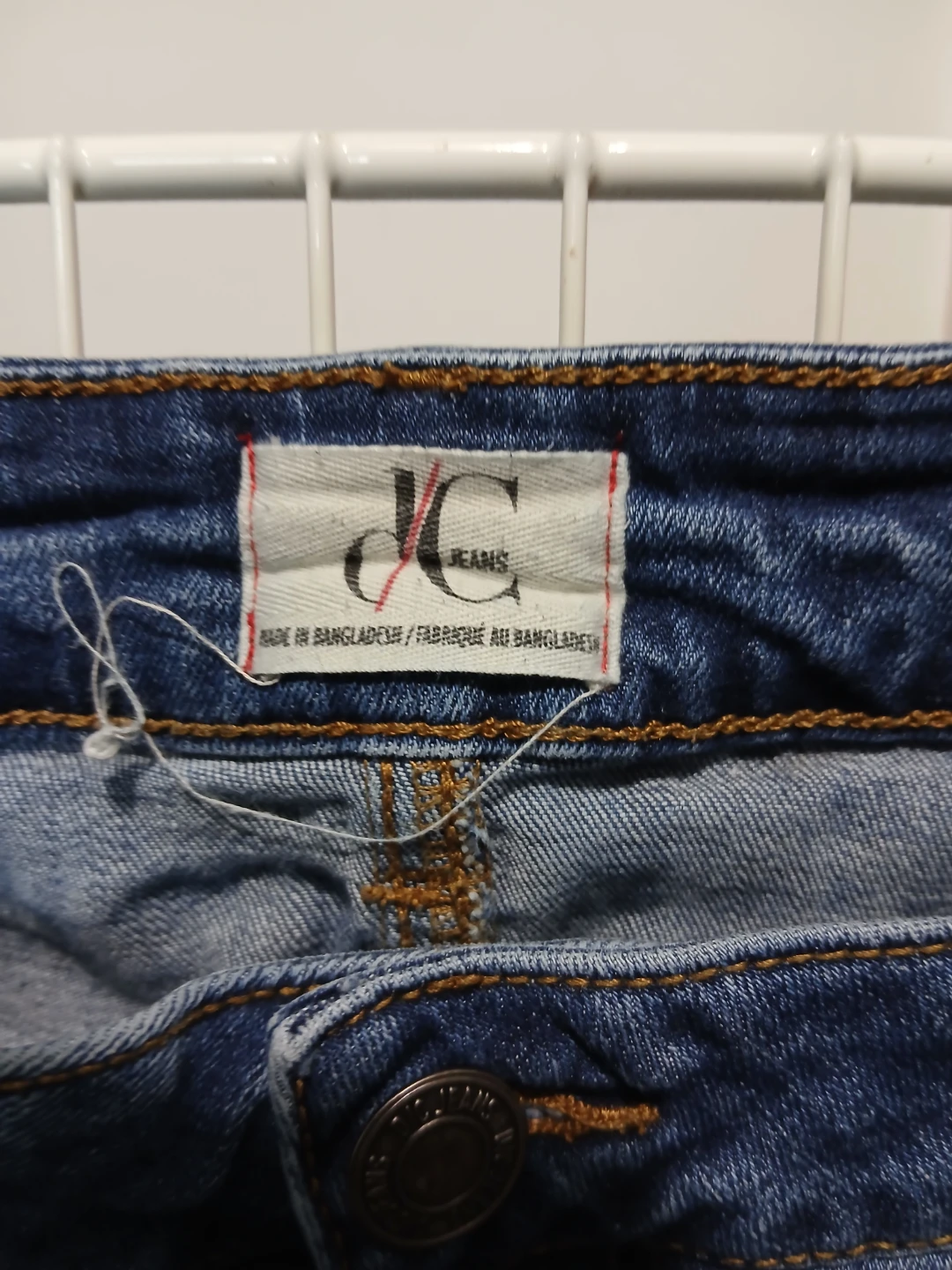 DC Jeans Denim Capris Size 28W - photo 4