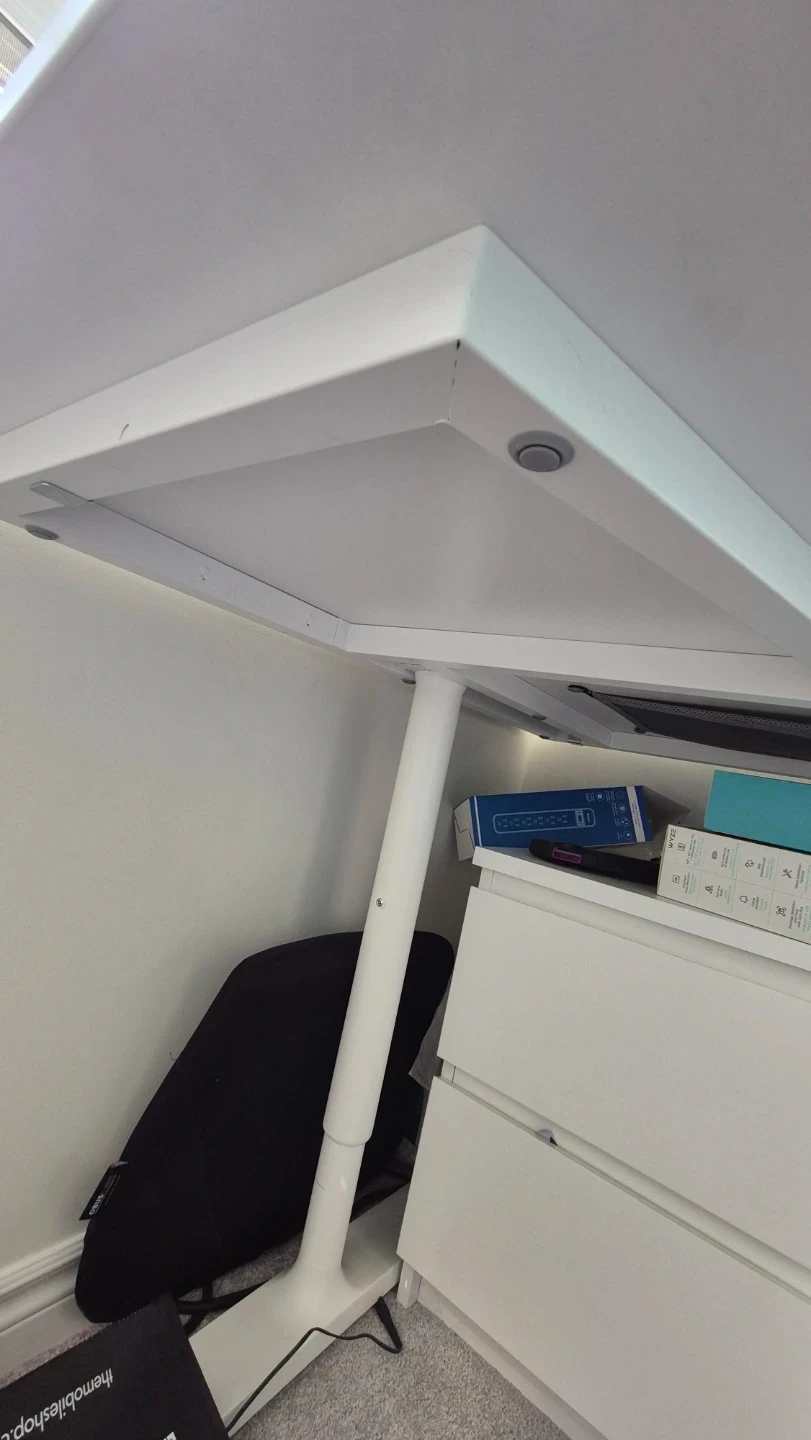 IKEA bekant Adjustable Standing Desk - photo 4