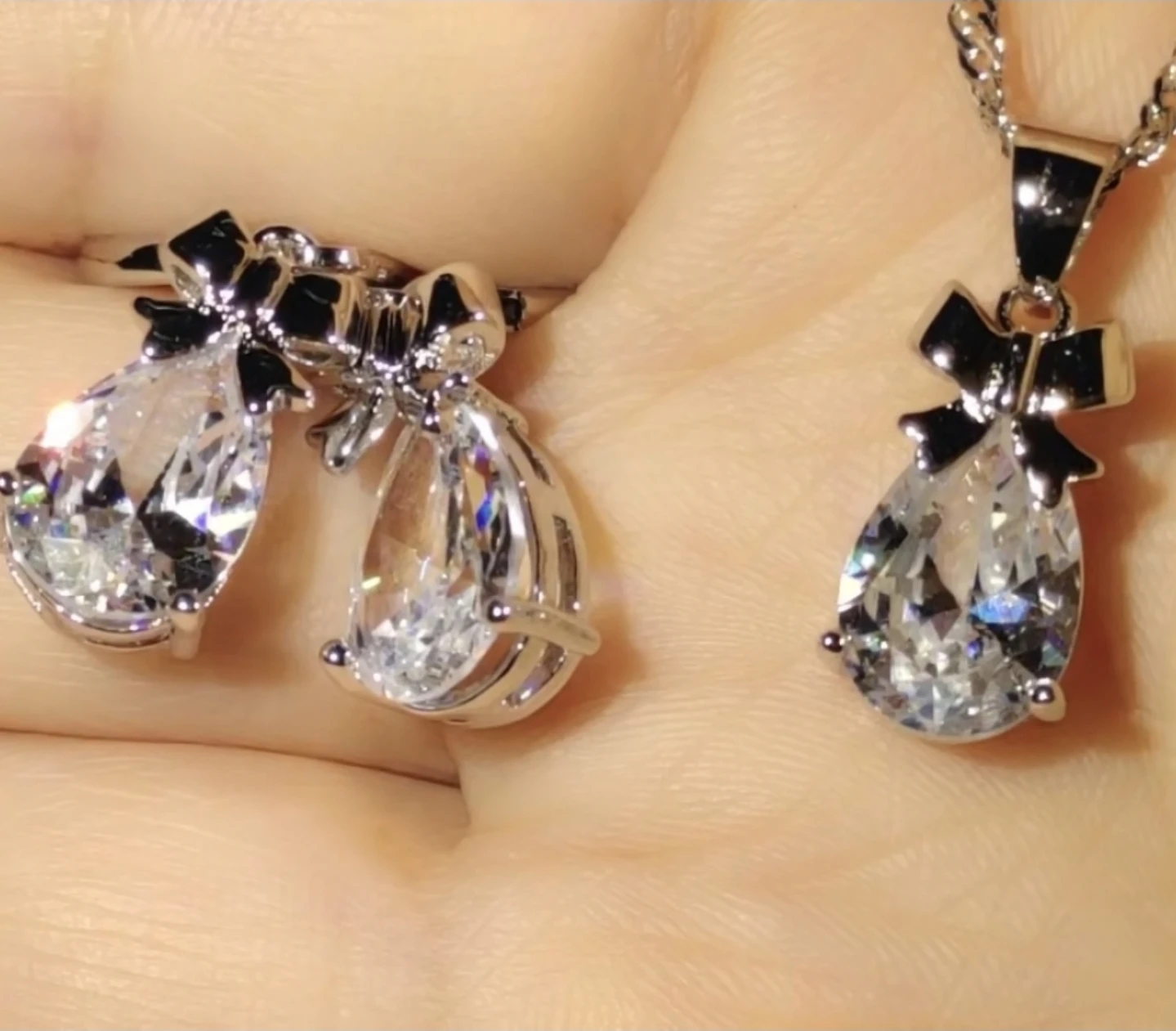 Bow Shaped Crystal Pendant Necklace and Earring Set