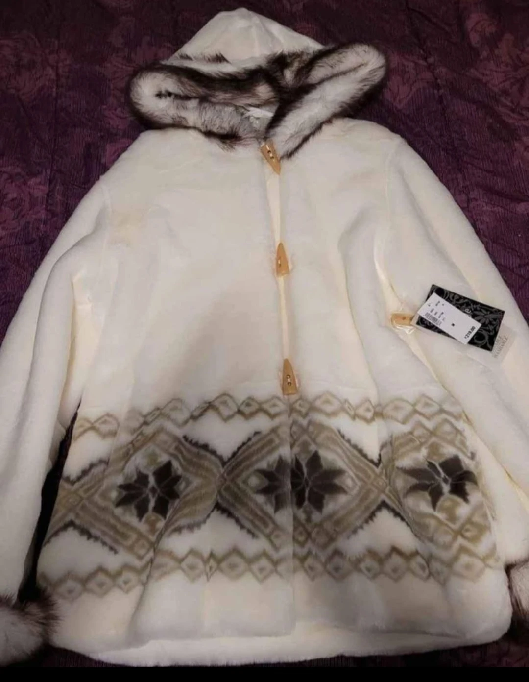 BNWT Women's Medium Nuage Faux Fur Coat