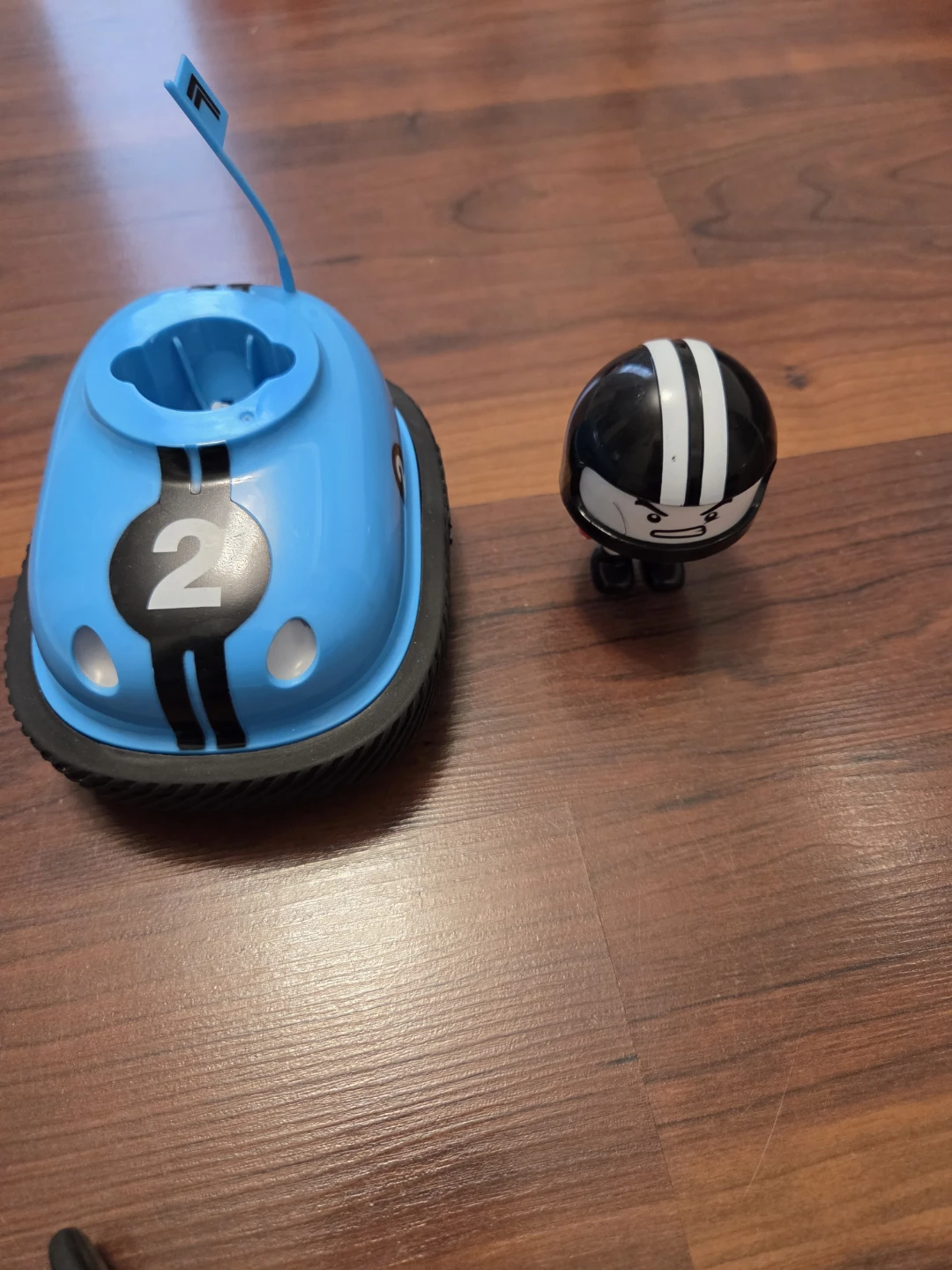 RC Bumper Cars Toy Set - photo 2