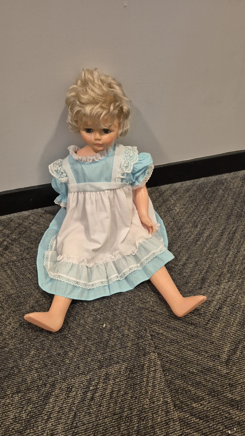Vintage-style plastic doll - photo 2