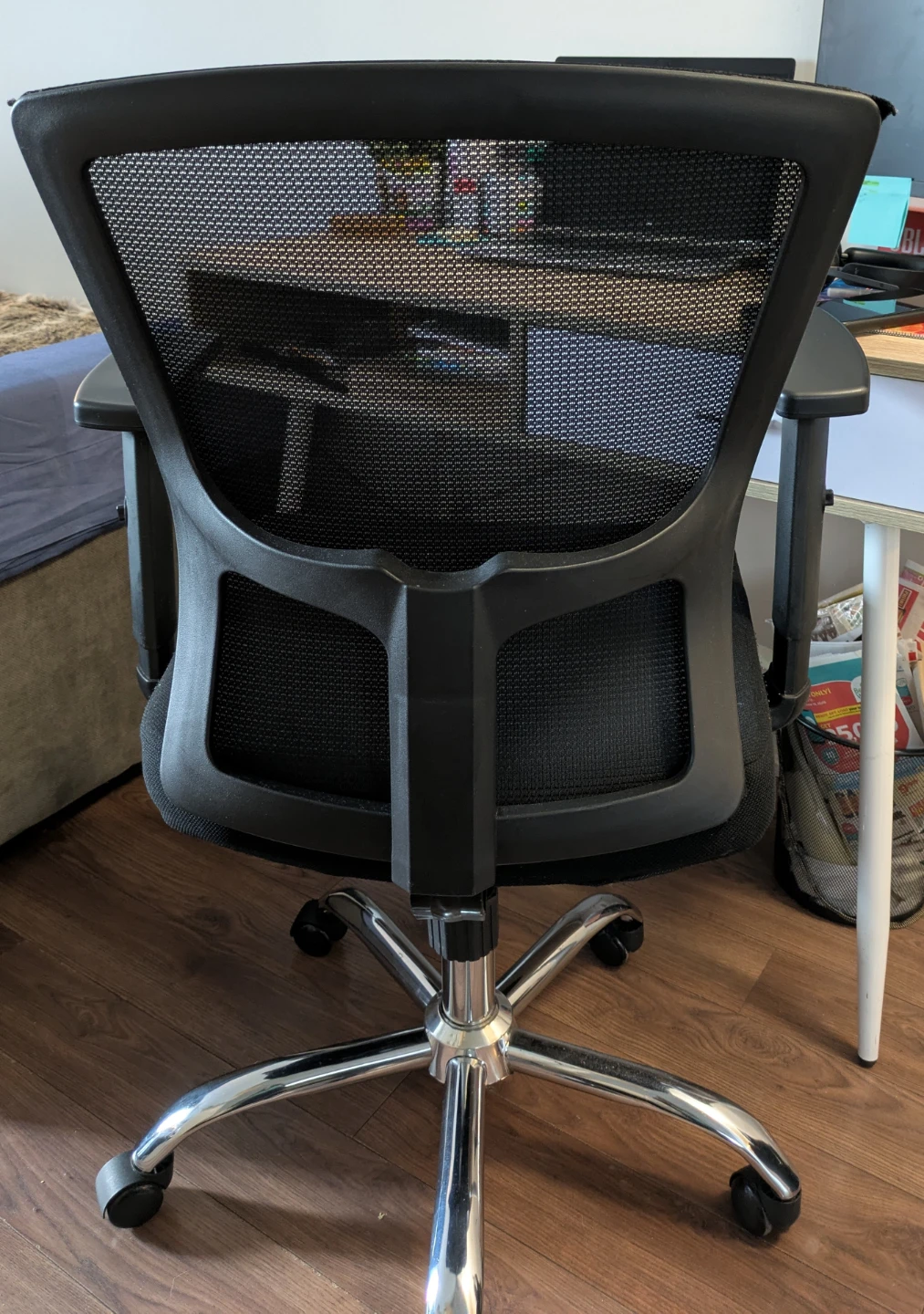 Black Mesh Office Chair with Adjustable height and armrest - photo 2