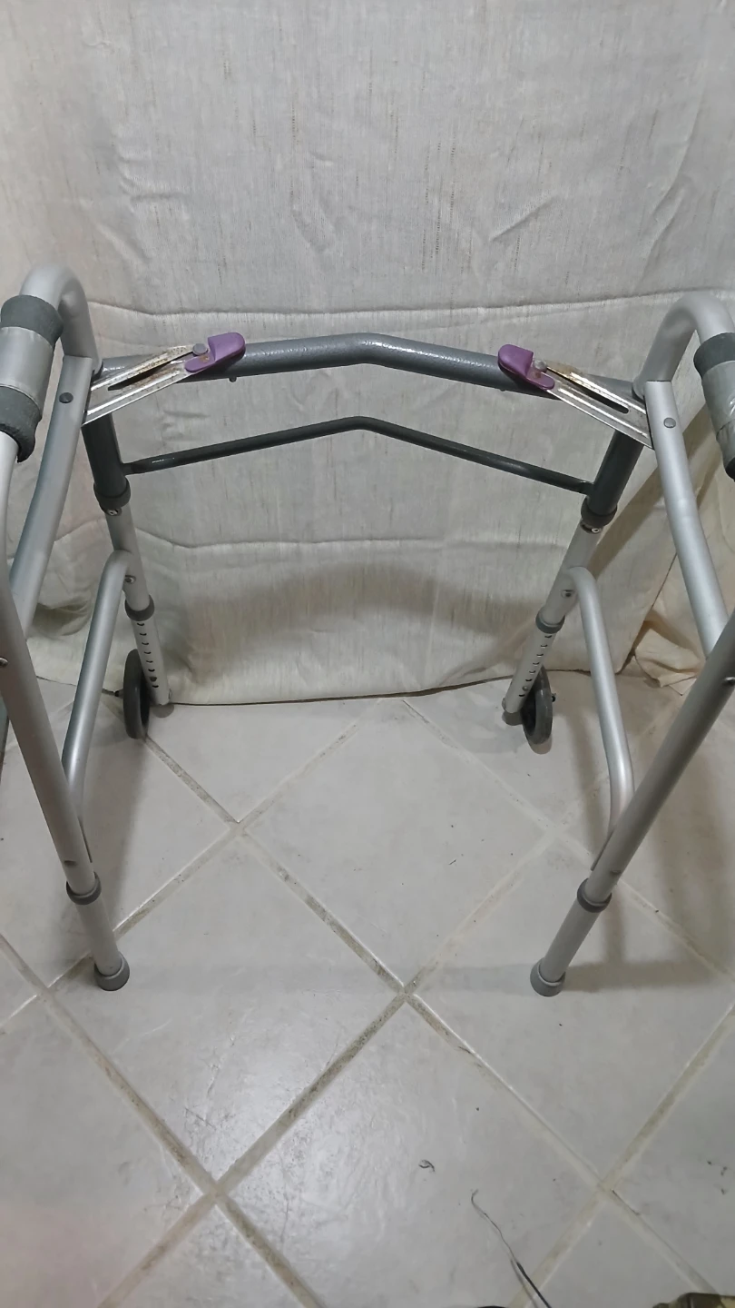 Folding mobility walker for $10.00