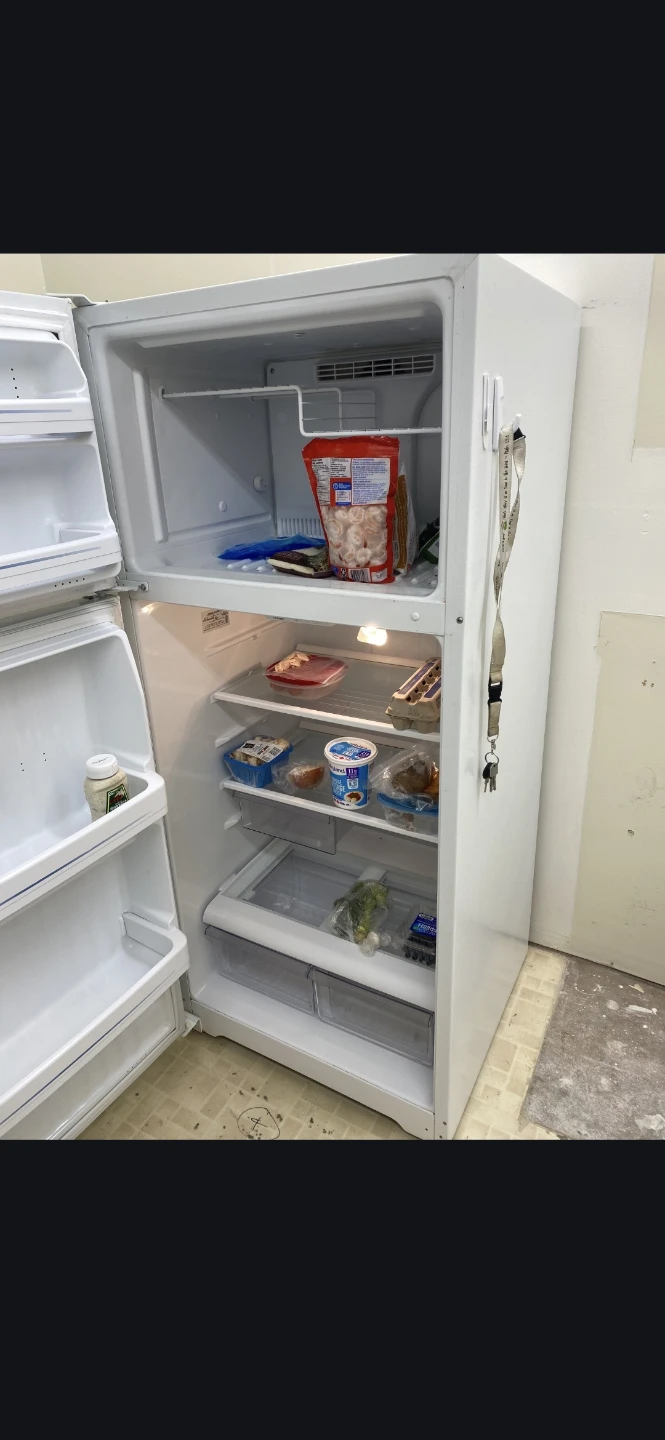 White Top-Freezer Refrigerator - photo 2
