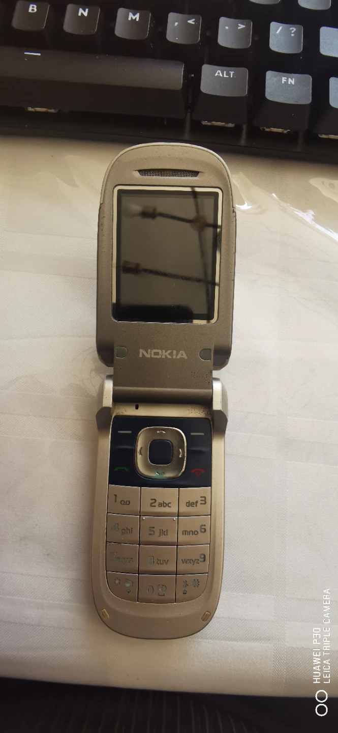 2G Nokia Flip Phone (Movistar)