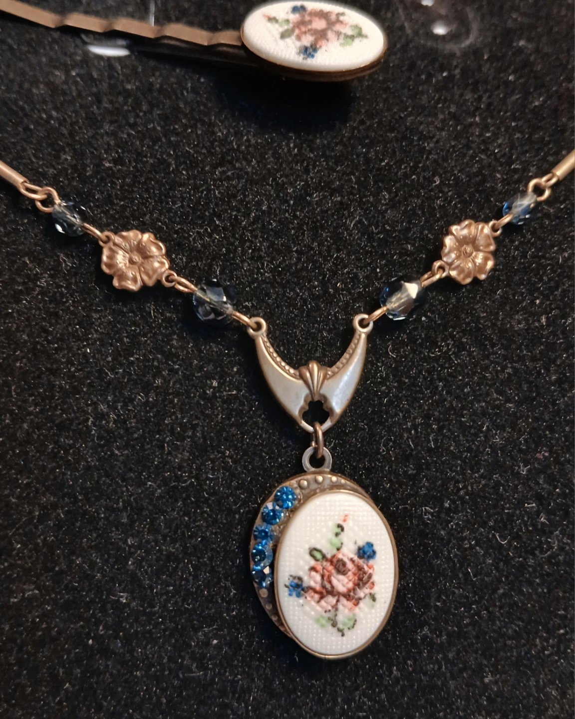 Vintage Floral Necklace and Hair Clip Set - photo 2