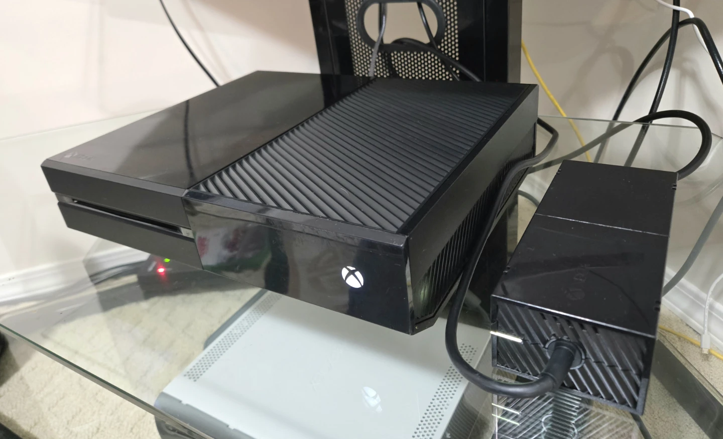 XBOX ONE CONSOLE + 2 CONTROLLERS + GAME / READY TO PLAY - photo 3