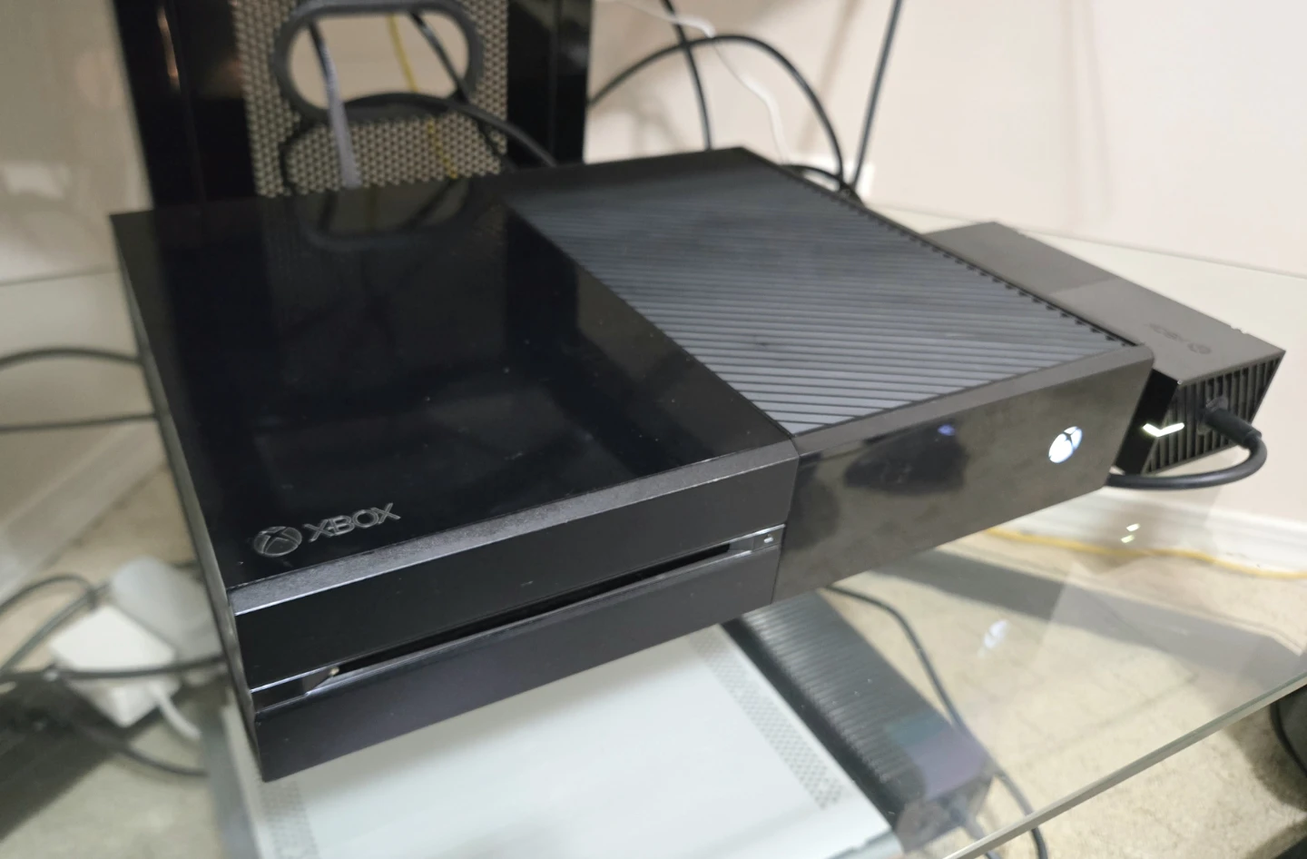 XBOX ONE CONSOLE + 2 CONTROLLERS + GAME / READY TO PLAY - photo 4