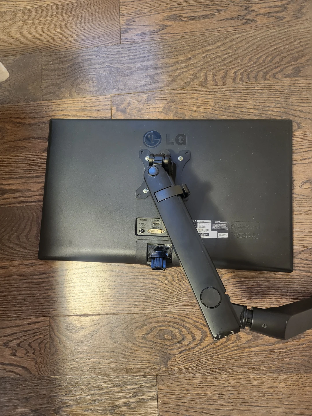 Dual monitor  set LG32"+LG24"with vivo monitor  arm - photo 5