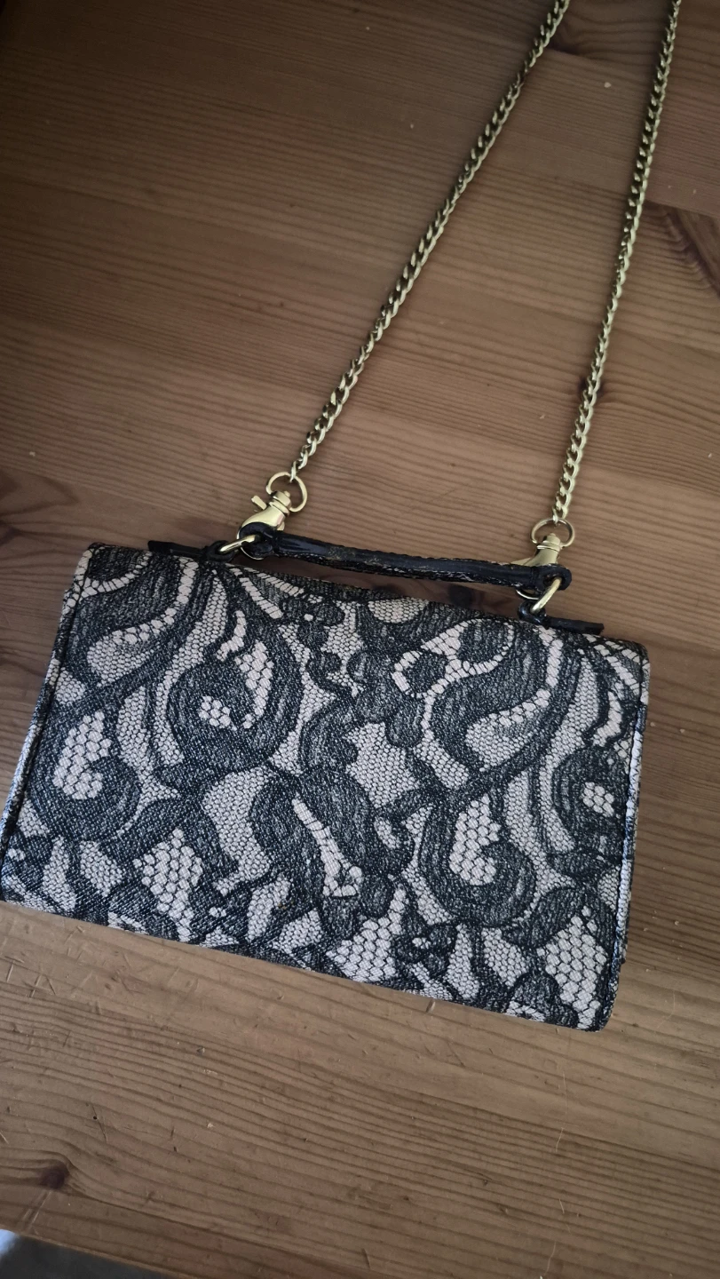 Victoria's Secret Lace Chain Wallet Clutch - photo 4