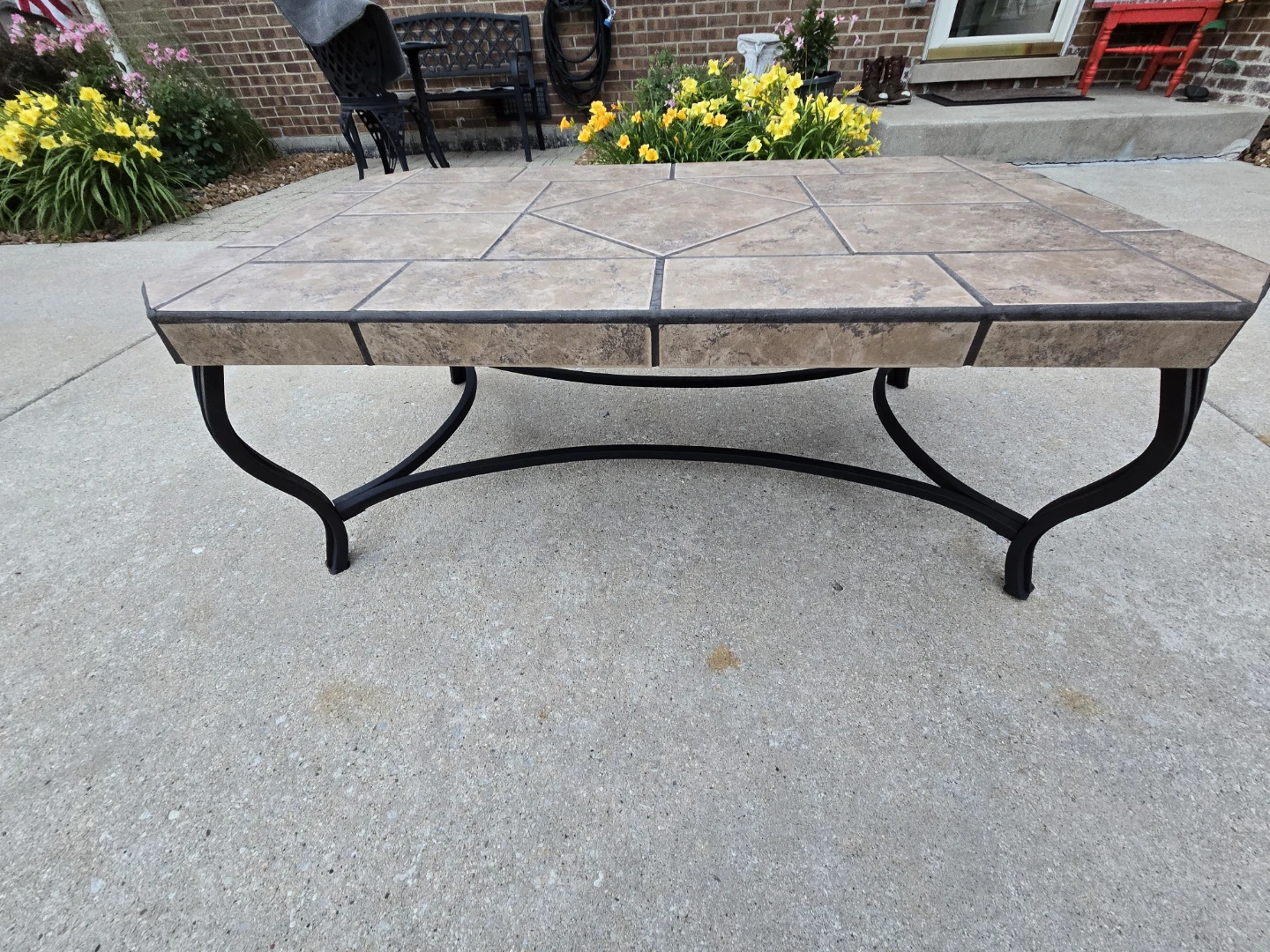 Tiled Coffee Table with Black Metal Base - photo 2