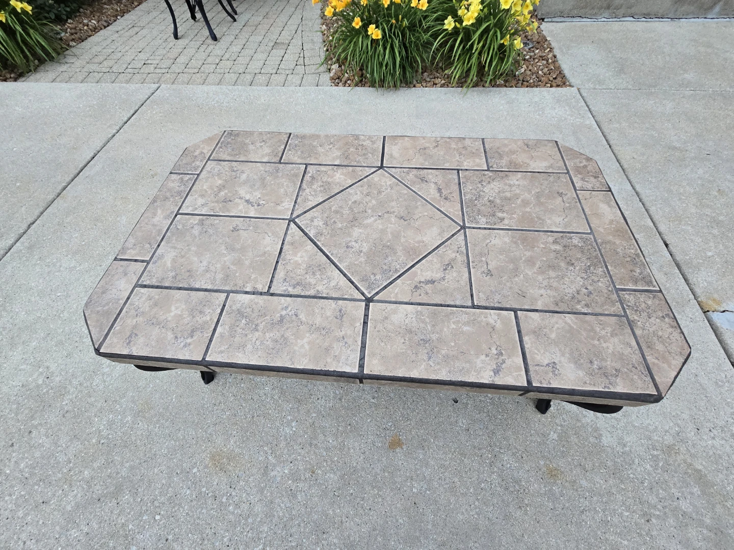 Tiled Coffee Table with Black Metal Base - photo 4