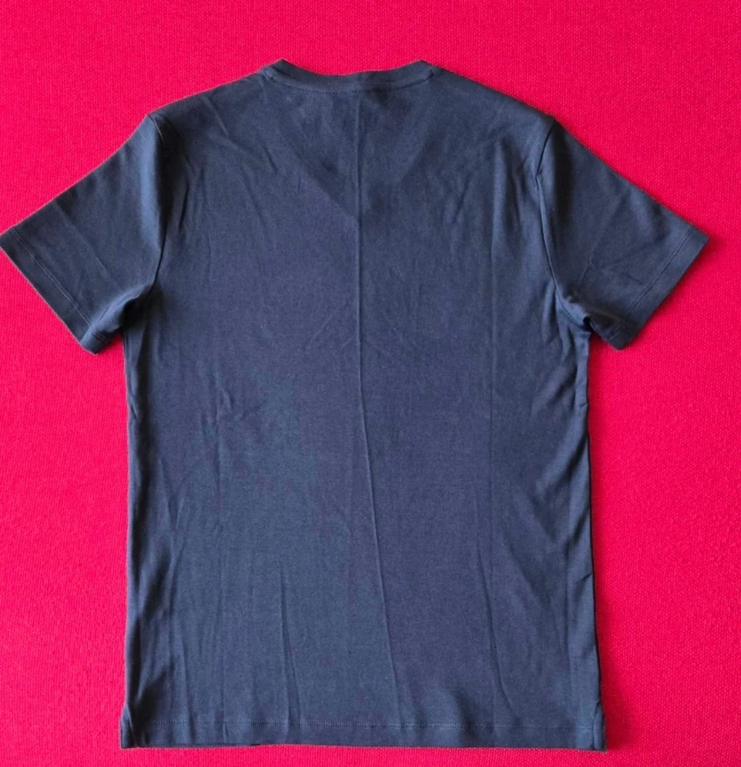 Banana Republic  Luxury-Touch V-Neck T-Shir  for Father's Day. - photo 2