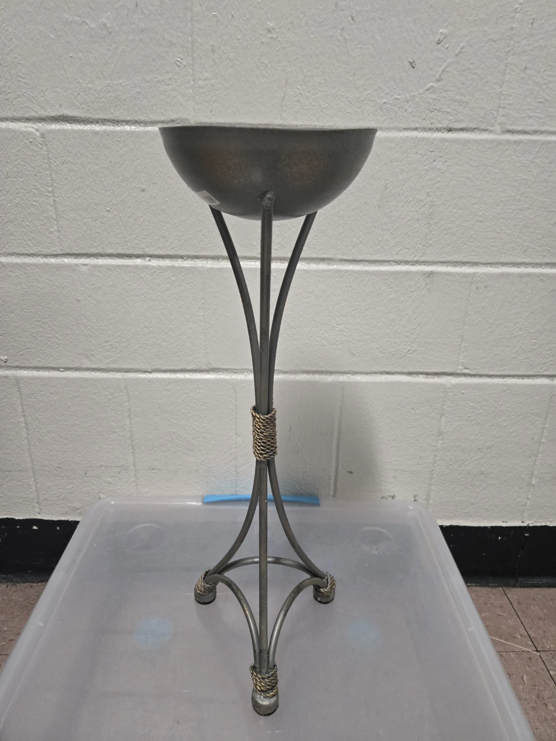 Wrought Iron Tripod Candle Holder Stand Rope Accent (43)