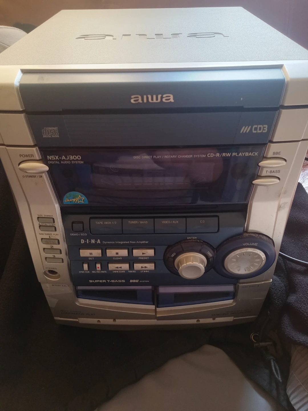Aiwa NSX-AJ300 Digital Audio System CD Player