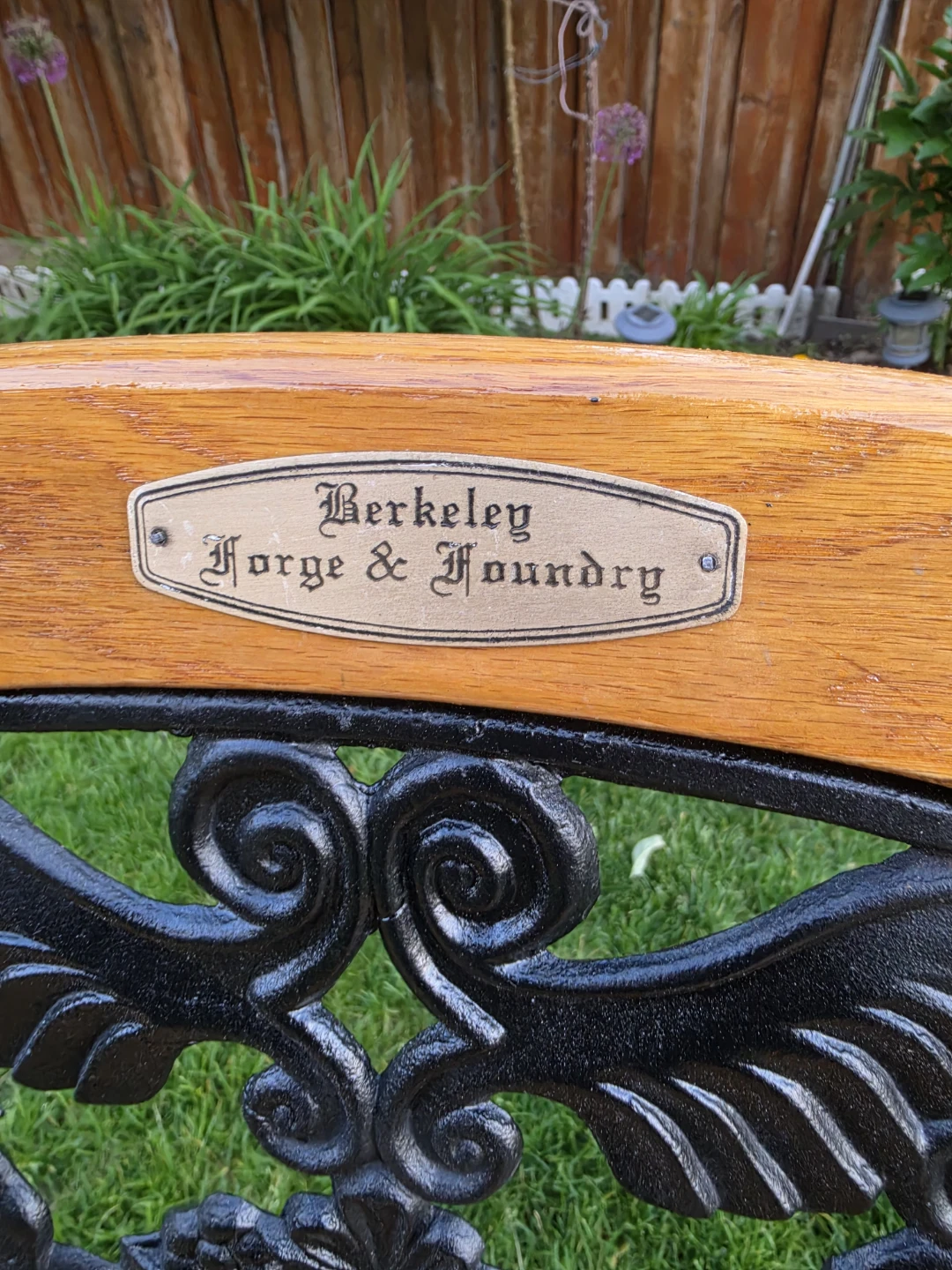 Berkeley Forge & Foundry Garden Bench - photo 5