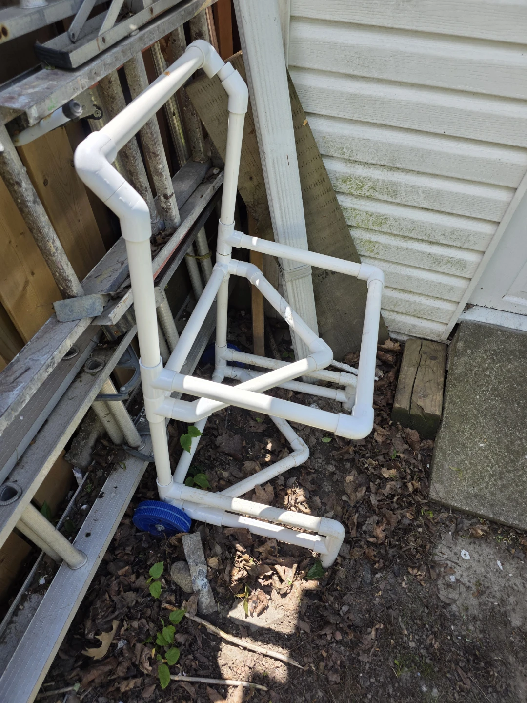 White PVC bluebin recycling holder - photo 2