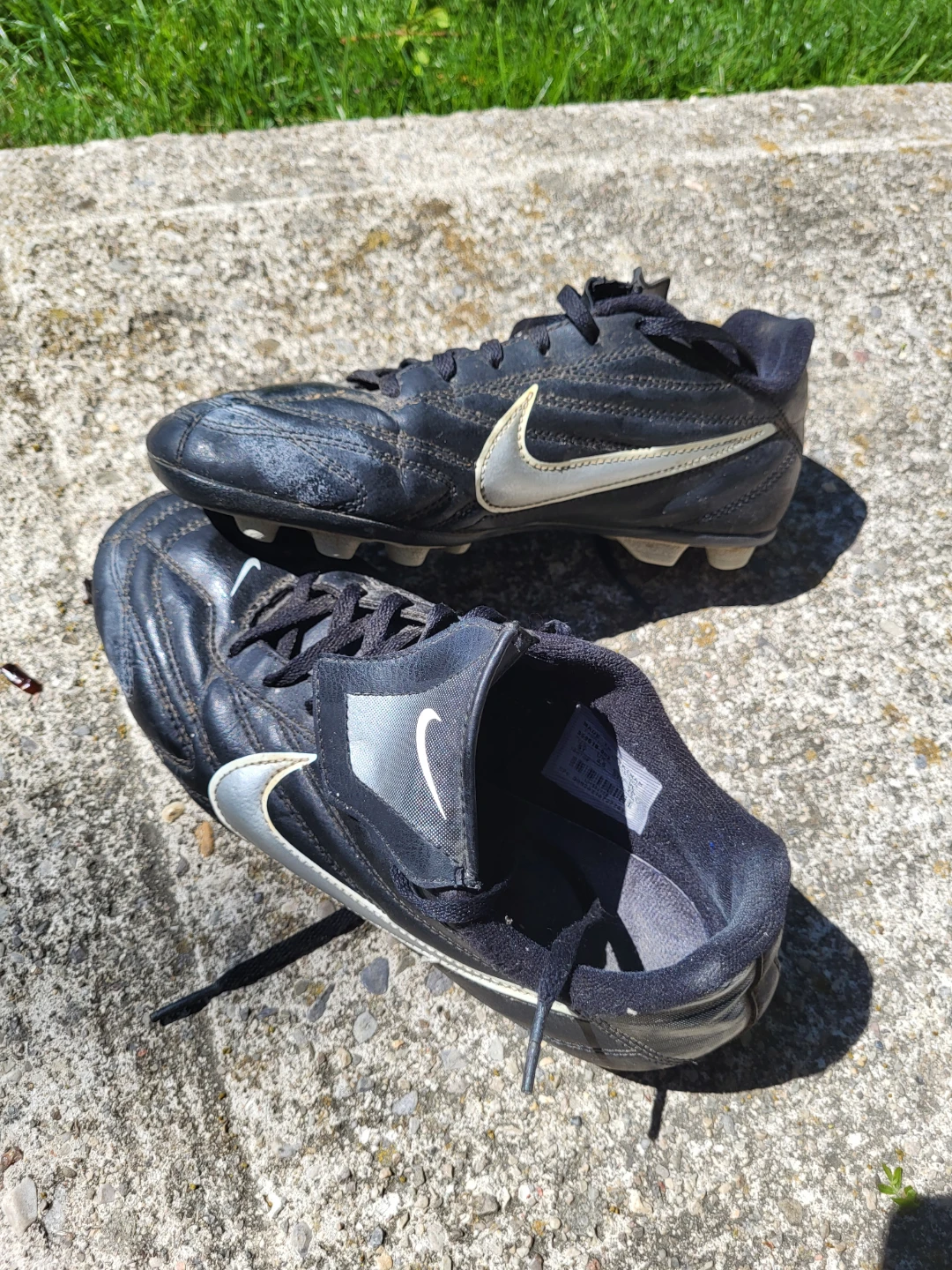 Nike Black Soccer Cleats - Size 4.5