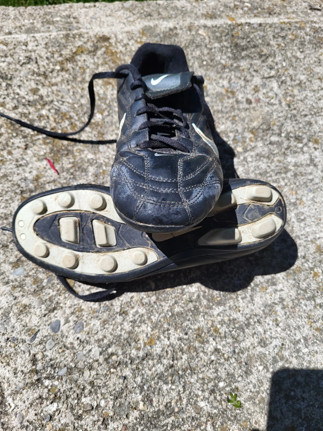 Nike Black Soccer Cleats - Size 4.5 - photo 2