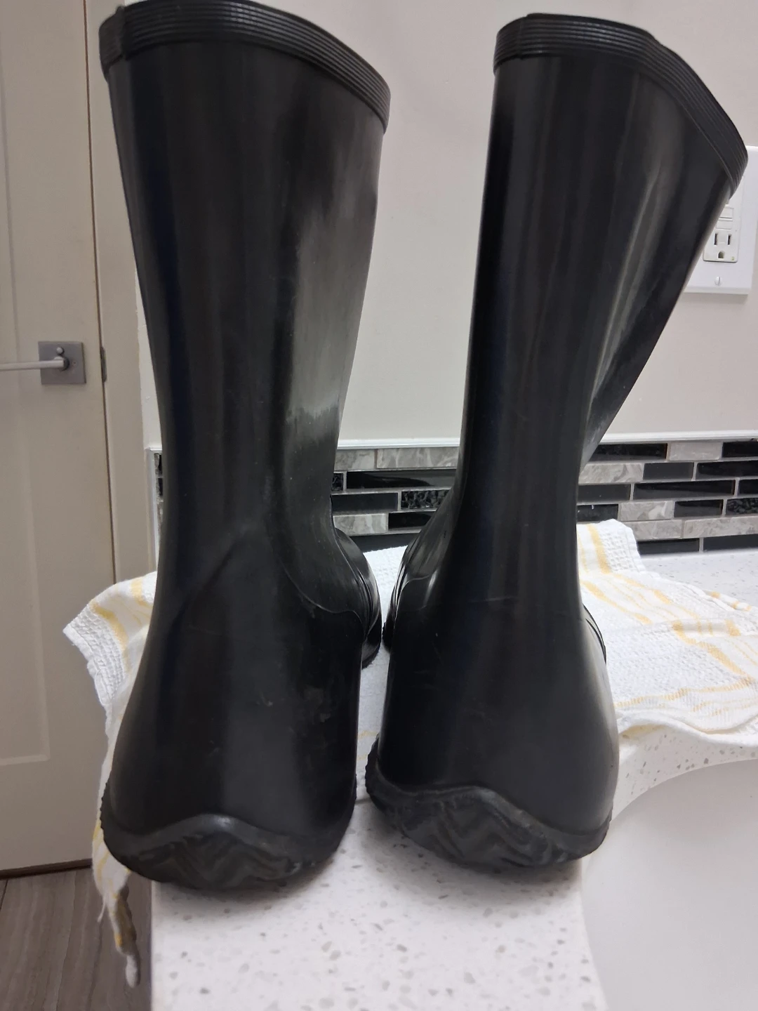 Vintage & Classic Black Rubber Boots Size 10 - photo 2