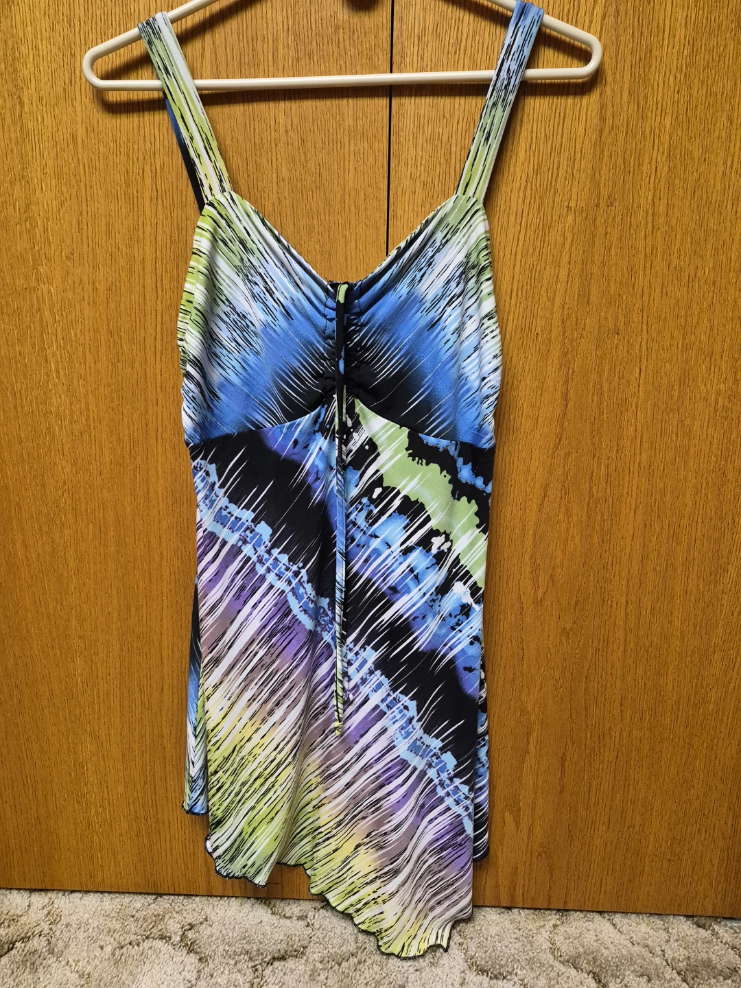 Ladies Dresses,Tshirts,Sweaters,Capris