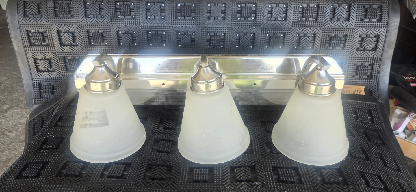 3-Light Vanity Fixture - photo 2