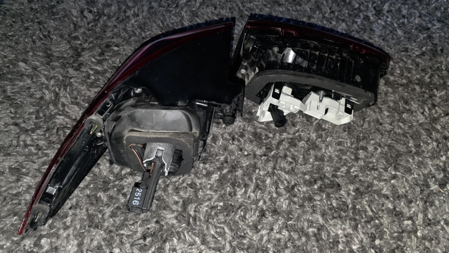 2017 VW Golf GTI MK7.5 OEM LED Tail Light Pair (Left & Right) - photo 4