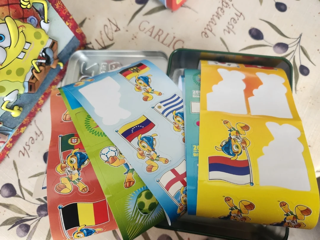2014 FIFA World Cup Brazil Metal Lunchbox with Stickers - photo 2