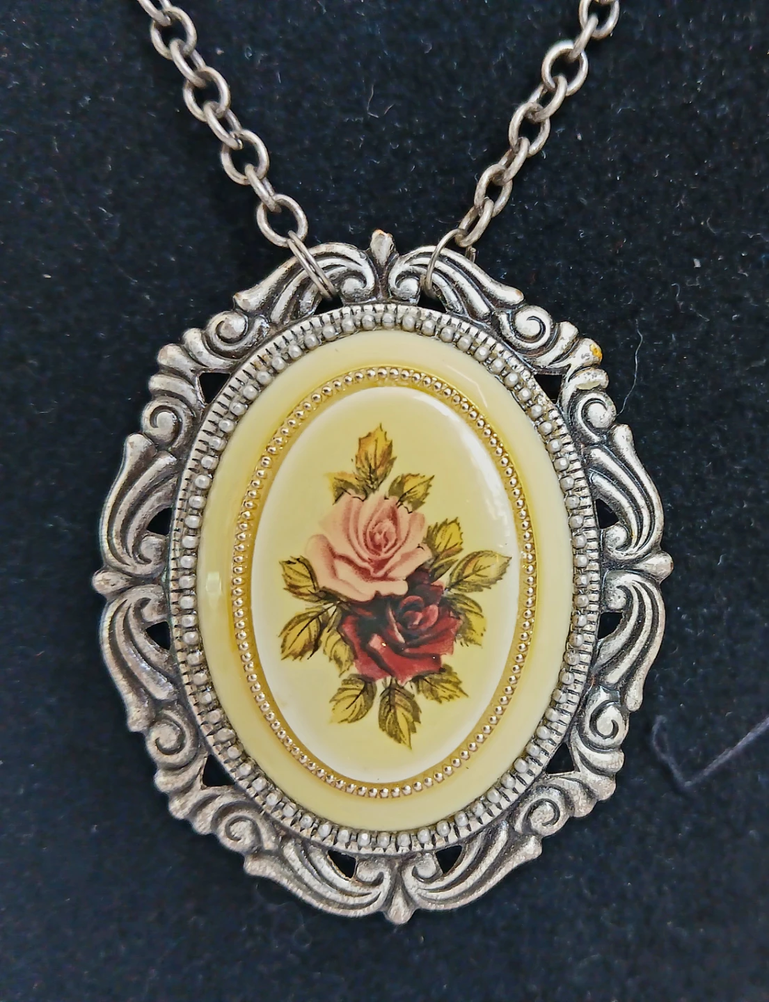 Rose Cameo Pendant Necklace and Earrings Set - photo 2