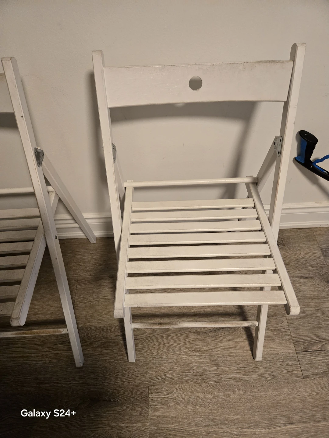 Set of 2 White Folding Chairs