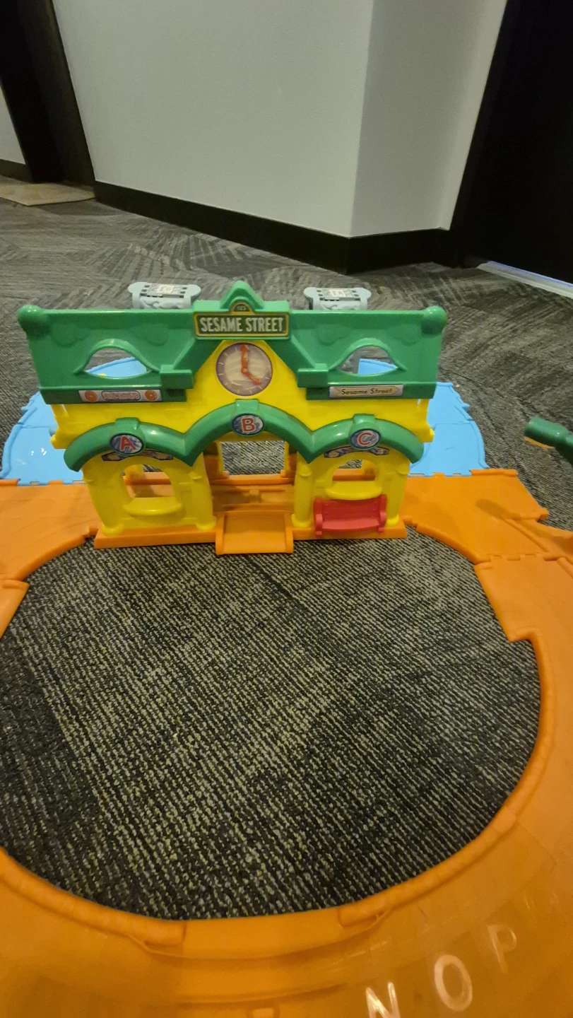 Sesame Street Alphabet Train Station Track Set - photo 2