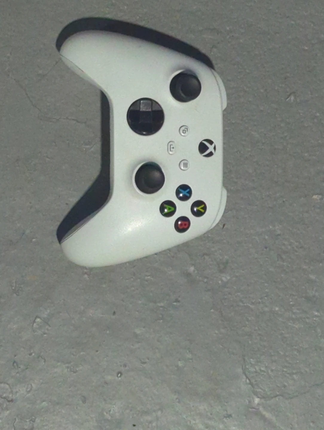 White Xbox Wireless Controller