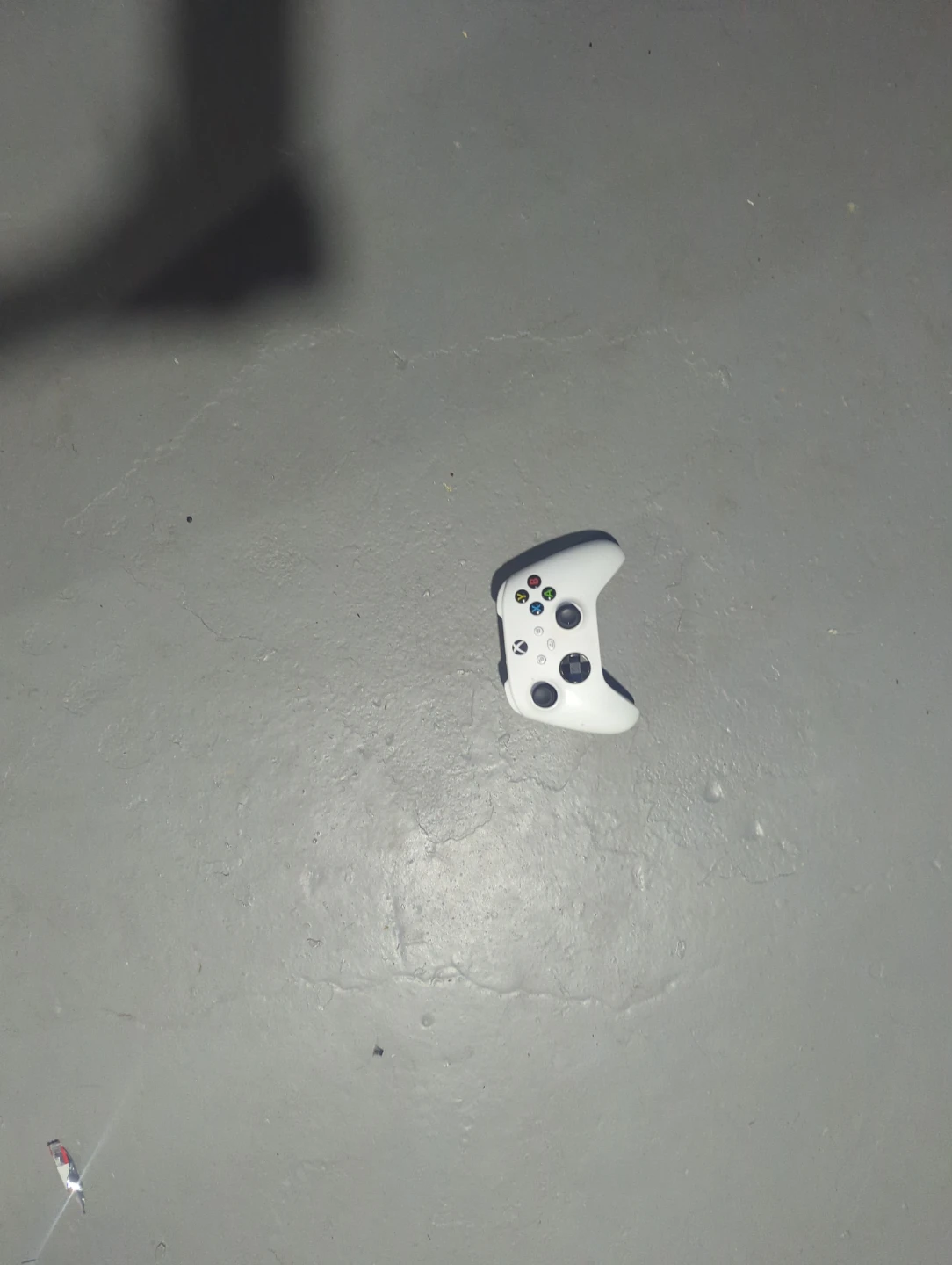 White Xbox Wireless Controller - photo 3