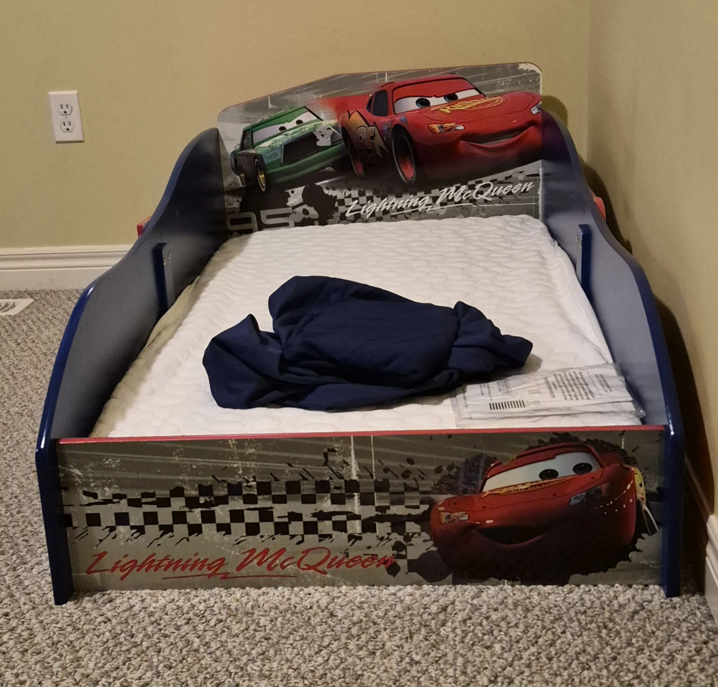 Kids Lightning McQueen Race Car Bed - photo 2
