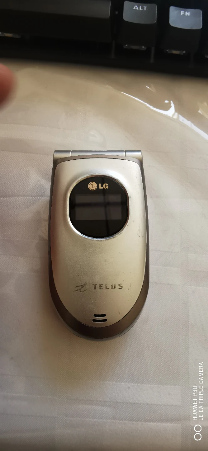 LG Flip Phone - Telus