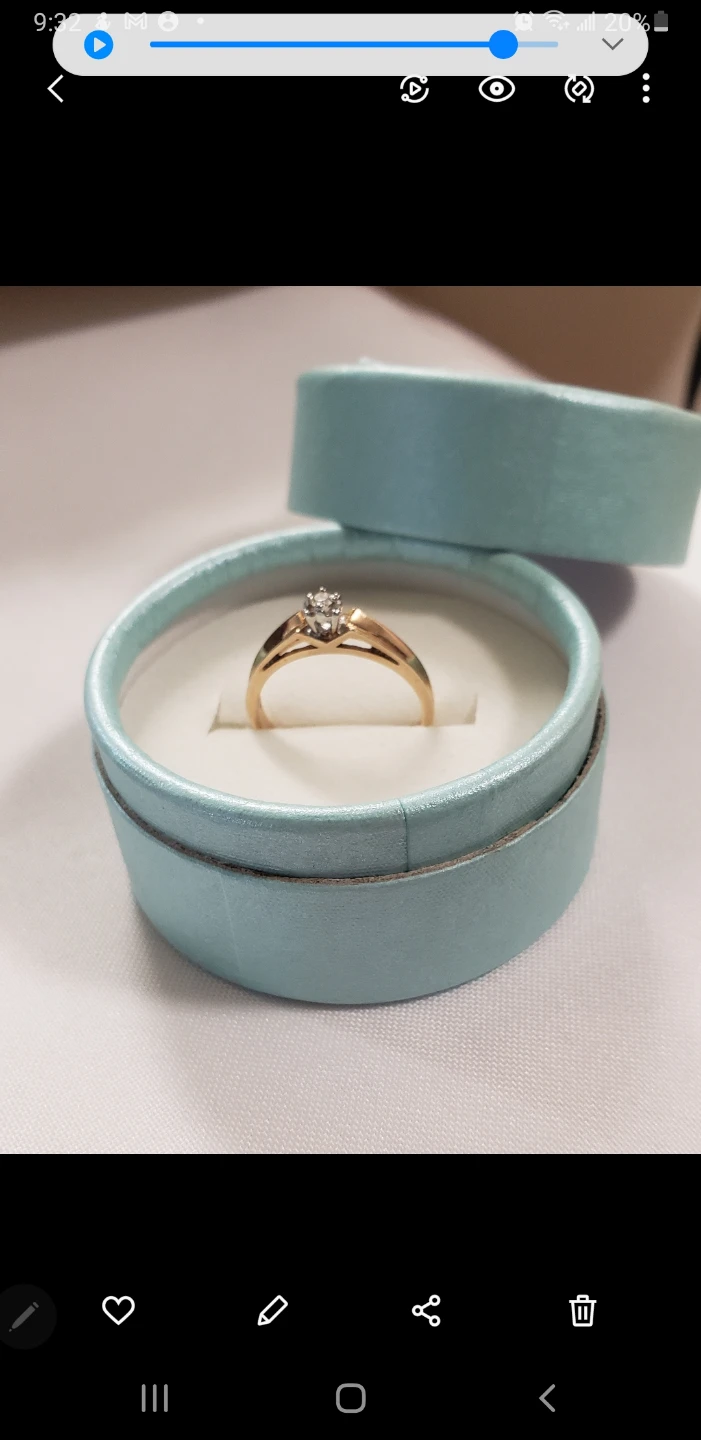 Like new 10k  Real Gold W Engaged Buetifull Ring - photo 2