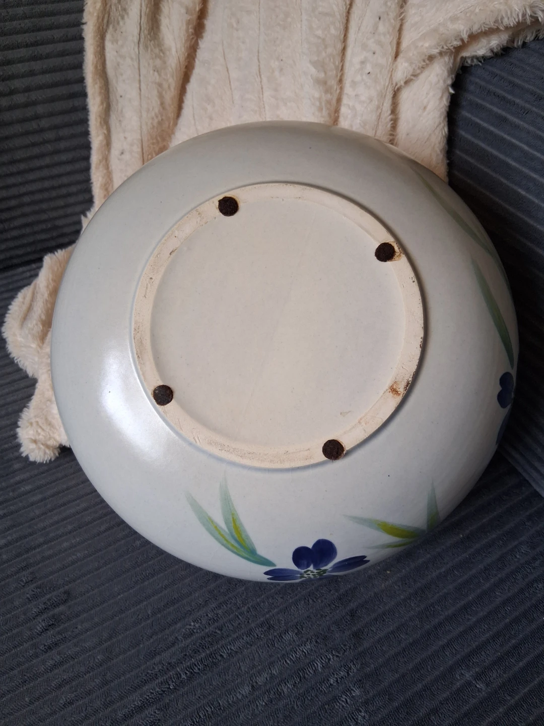 White Ceramic Vase with Blue Flowers 34 " round - photo 4