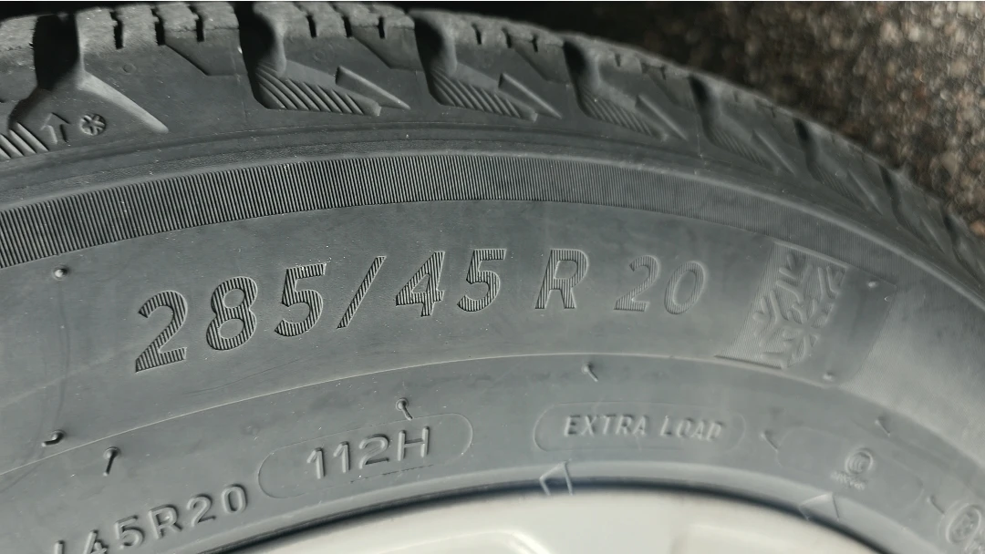 Michelin 285/45 R20 Tires with OEM RIMS for Audi Q7 - photo 2