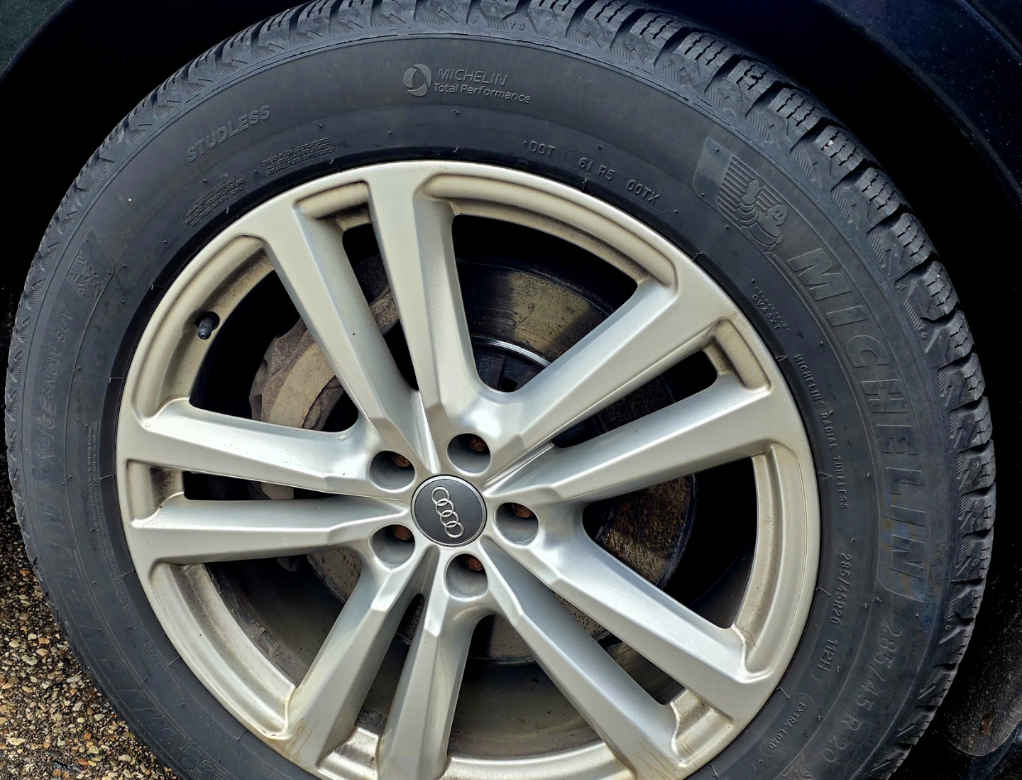 Michelin 285/45 R20 Tires with OEM RIMS for Audi Q7 - photo 3