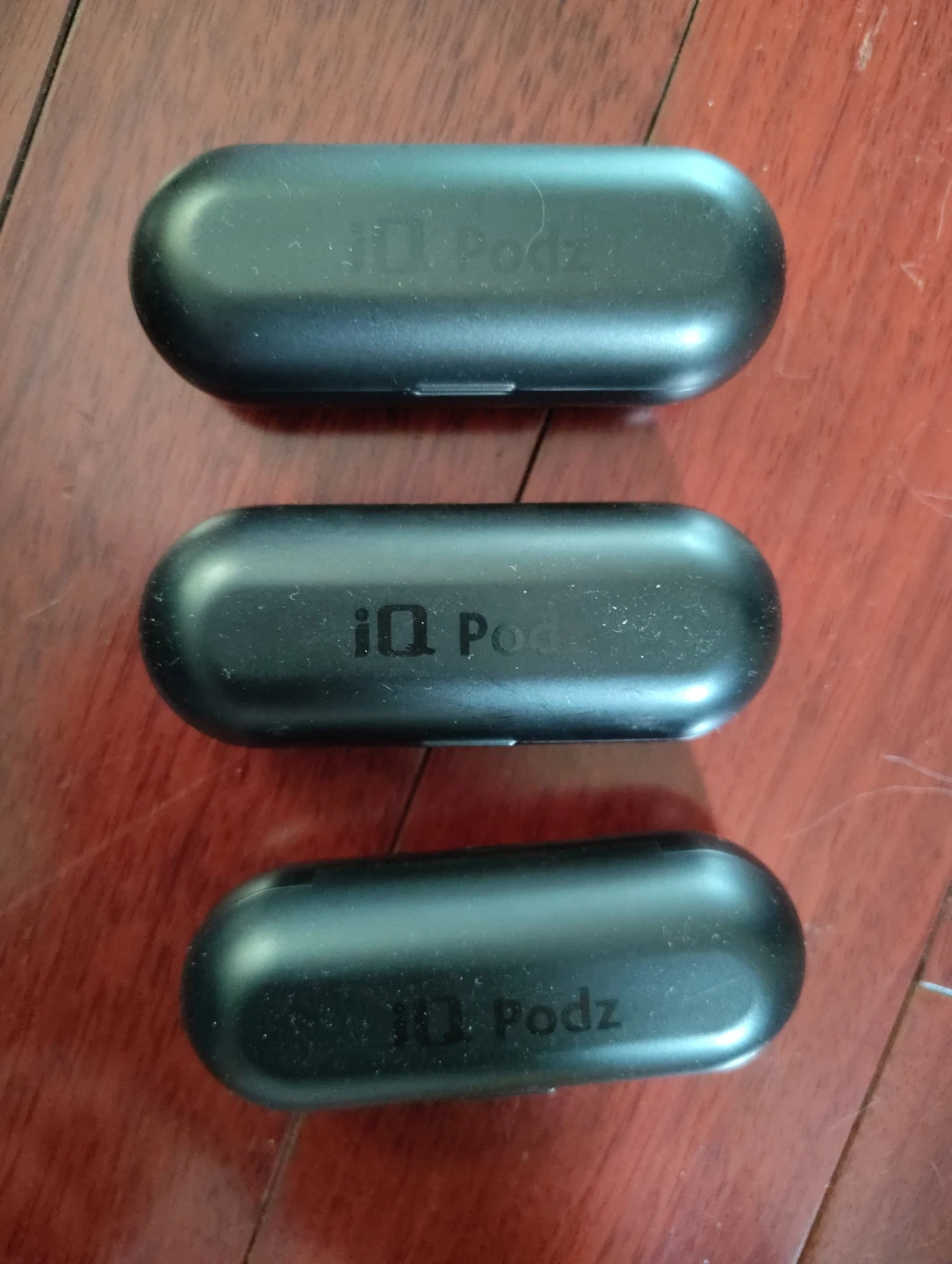 iQ Podz Wireless Earbuds with Charging Case